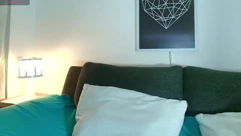 thomylov online show from October 11, 2025, 3:39 am