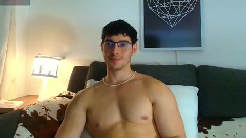 thomylov online show from December 4, 2025, 2:43 am