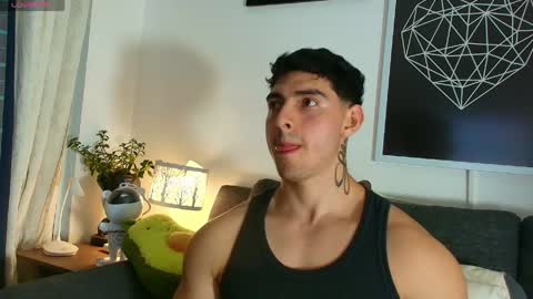 Snapshot of thomylov chatting on May 30, 2026, 12:30 am thomylov online show from May 30, 2026, 12:30 am