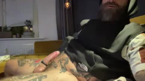 Snapshot of throatface_killah chatting on October 11, 2025, 2:00 am throatface_killah online show from October 11, 2025, 2:00 am