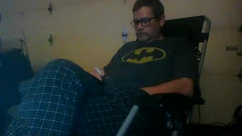 Snapshot of throbber009 chatting on November 19, 2025, 12:27 pm Throbber online show from November 19, 2025, 12:27 pm