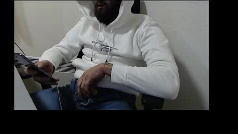 Snapshot of thug__ chatting on December 1, 2024, 8:53 pm HugeJuicy online show from December 1, 2024, 8:53 pm