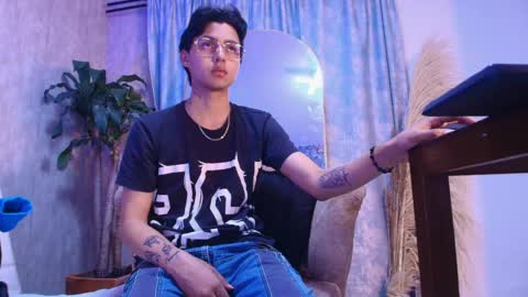 Snapshot of tian_sex chatting on June 1, 2026, 4:14 am online show from June 1, 2026, 4:14 am