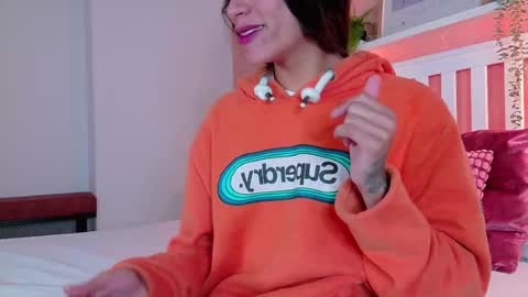 TIANA  online show from October 8, 2025, 7:33 pm