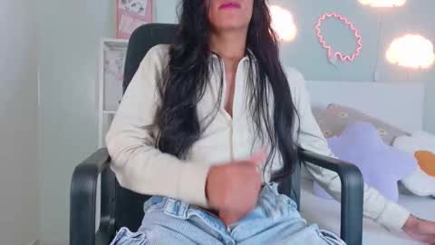 TIANA  online show from October 16, 2025, 9:16 pm