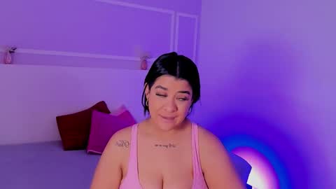 tiannagloww online show from February 5, 2026, 7:07 pm