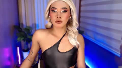Sam online show from September 17, 2025, 8:10 pm
