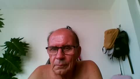 Snapshot of tiaretiareopui chatting on November 15, 2025, 9:39 am tiaretiareopui online show from November 15, 2025, 9:39 am