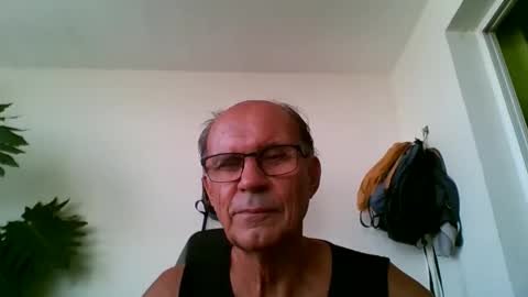 Snapshot of tiaretiareopui chatting on December 23, 2025, 7:39 am tiaretiareopui online show from December 23, 2025, 7:39 am