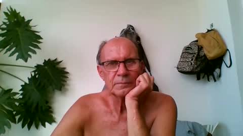 Snapshot of tiaretiareopui chatting on January 10, 2026, 10:28 am tiaretiareopui online show from January 10, 2026, 10:28 am