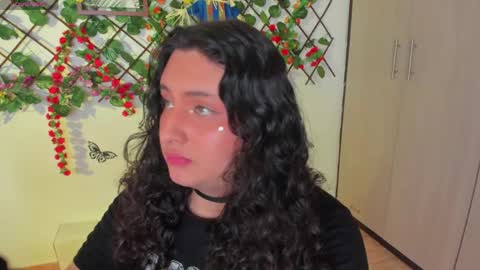Snapshot of tich___ chatting on May 31, 2026, 5:42 pm tich___ online show from May 31, 2026, 5:42 pm