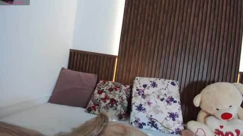 tifanny_doll01 online show from November 10, 2025, 2:27 pm