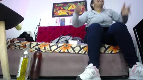 Tifanny Nails  online show from September 10, 2025, 12:05 pm