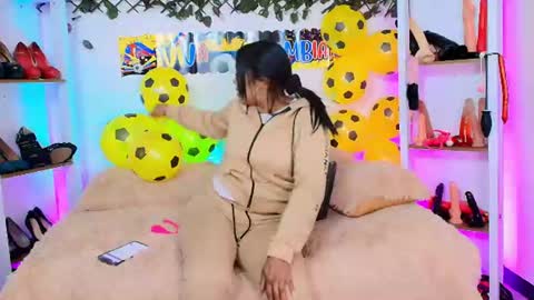 Tifanny Nails  online show from July 7, 2026, 7:29 pm