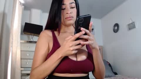 Snapshot of tifannyss chatting on June 19, 2026, 3:27 pm tifannyss online show from June 19, 2026, 3:27 pm