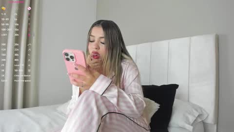 TIFANNY LOPEZ online show from November 12, 2025, 11:36 pm