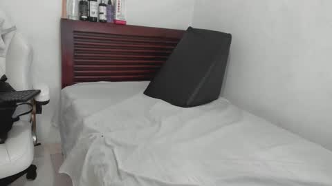 Snapshot of tifanymonroehot chatting on October 28, 2025, 11:14 am tifanymonroehot online show from October 28, 2025, 11:14 am