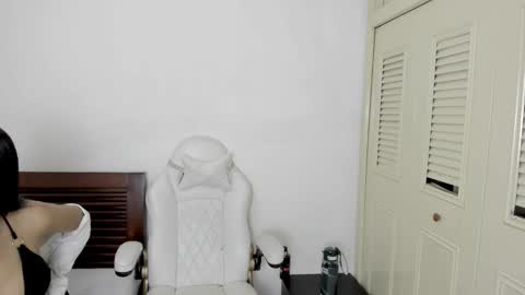 tifanymonroehot online show from December 21, 2025, 11:17 am