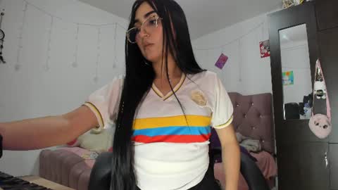Snapshot of tiffani_williams chatting on July 3, 2026, 10:49 pm tifany online show from July 3, 2026, 10:49 pm