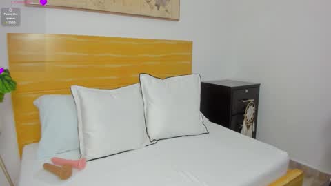 T I F F A N N Y online show from November 21, 2025, 7:34 pm