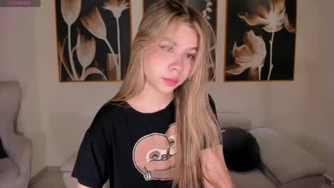 Tiffanny Sins online show from May 30, 2026, 5:43 pm