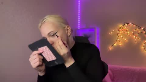 Amira online show from October 31, 2025, 10:27 am