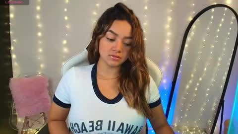 Tiffany Lopez online show from September 22, 2025, 4:03 am