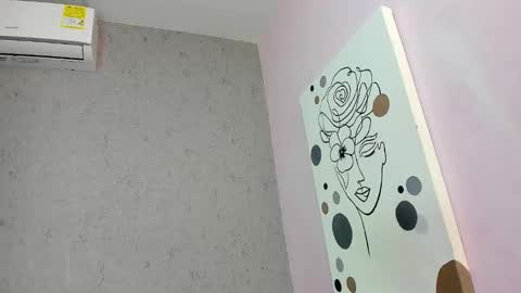 tiffany_mendez online show from October 1, 2025, 12:00 pm