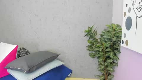 Snapshot of tiffany_mendez chatting on April 22, 2026, 12:07 pm tiffany_mendez online show from April 22, 2026, 12:07 pm