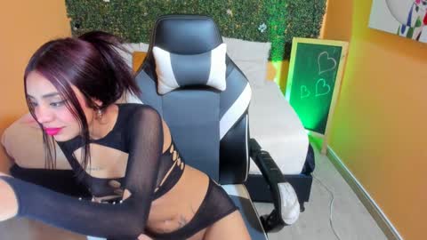 tiffany_sander online show from December 26, 2024, 8:11 pm