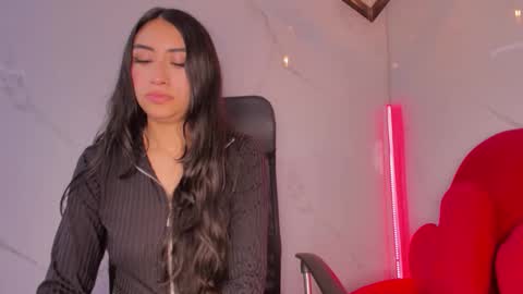 TiffanyDream8 online show from February 20, 2026, 9:48 pm