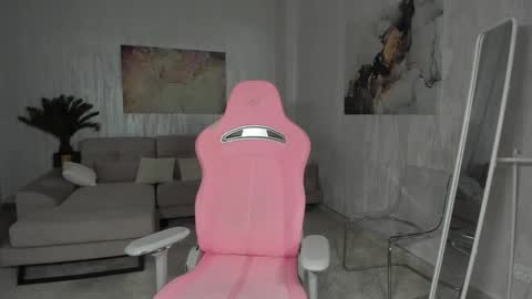 Tiffany Houston online show from December 20, 2025, 5:20 pm