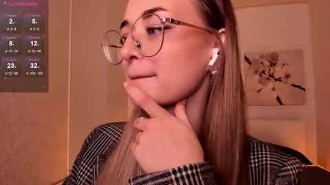 Tiffany online show from October 8, 2025, 1:42 pm