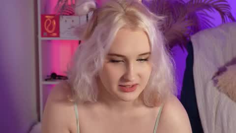 tiffanyjons online show from November 25, 2025, 5:57 pm