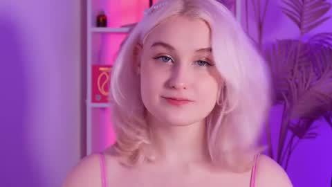 tiffanyjons online show from November 26, 2025, 5:47 pm