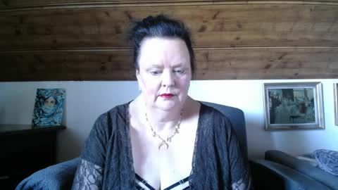 Snapshot of tiffanymature chatting on April 25, 2026, 3:31 pm TiffanyMature online show from April 25, 2026, 3:31 pm