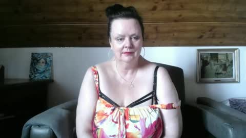 Snapshot of tiffanymature chatting on May 9, 2026, 2:55 pm TiffanyMature online show from May 9, 2026, 2:55 pm