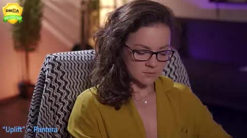 tiffanyriox online show from October 13, 2025, 11:38 pm