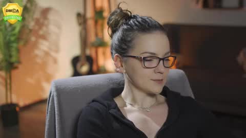 tiffanyriox online show from February 6, 2026, 12:48 am