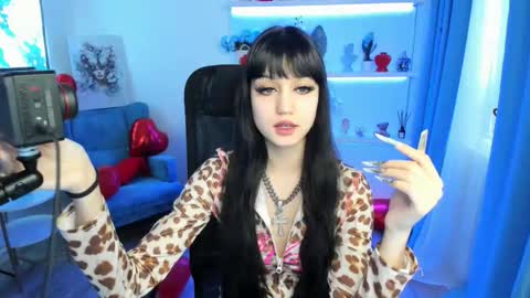 tiffanyyoun online show from February 10, 2026, 11:14 am