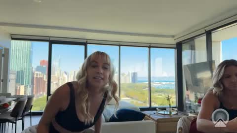 Snapshot of tiffstreatsxoxo chatting on September 25, 2025, 5:27 pm Tiffstreatsxoxo online show from September 25, 2025, 5:27 pm