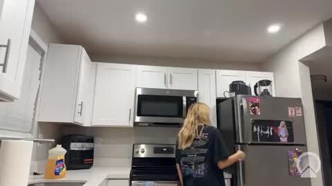 Snapshot of tiffstreatsxoxo chatting on October 10, 2025, 11:42 am Tiffstreatsxoxo online show from October 10, 2025, 11:42 am