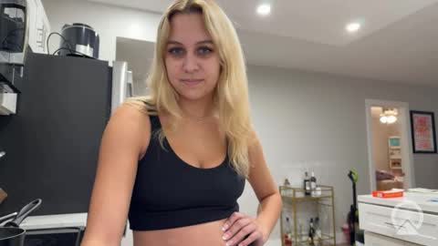 Snapshot of tiffstreatsxoxo chatting on October 11, 2025, 5:33 pm Tiffstreatsxoxo online show from October 11, 2025, 5:33 pm