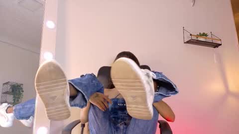 Tiffany  online show from September 26, 2025, 2:48 am