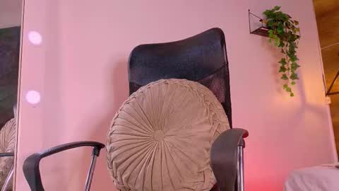 Tiffany  online show from October 11, 2025, 7:56 pm