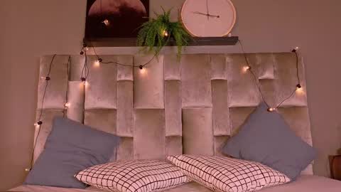 Tiffany  online show from October 13, 2025, 3:17 am