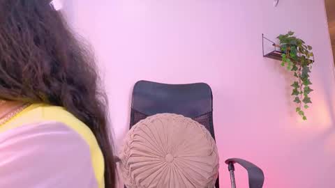 Tiffany  online show from October 13, 2025, 7:58 pm