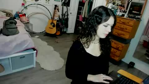 Snapshot of tiggerrosey chatting on January 11, 2025, 2:30 am All my Links online show from January 11, 2025, 2:30 am