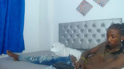 Snapshot of tight_ebony chatting on January 15, 2025, 3:33 am Ashley online show from January 15, 2025, 3:33 am