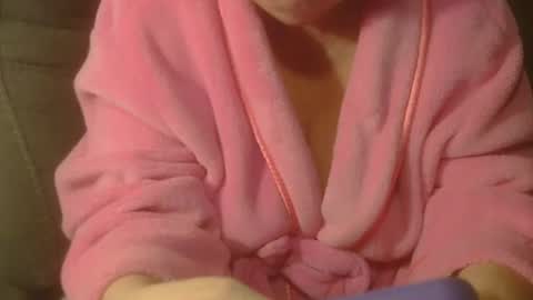 Snapshot of tight_kitty55 chatting on February 22, 2025, 1:33 am tight Kitty55 online show from February 22, 2025, 1:33 am